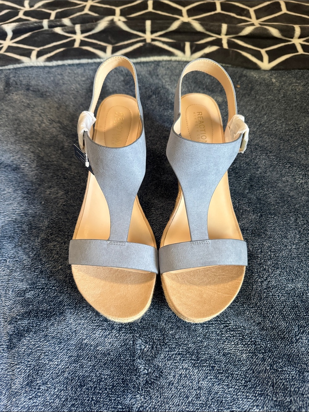 Kenneth Cole Reaction Light Gray T-Strap Wedge Sandals